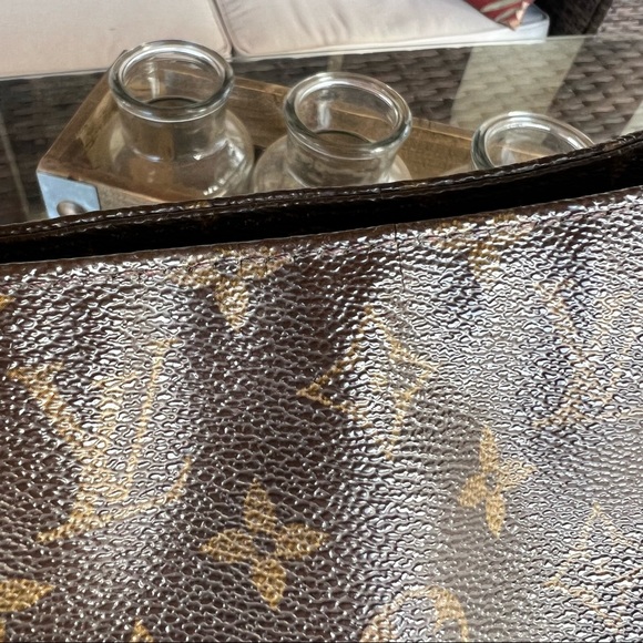 Vintage Louis Vuitton Looping GM Hobo Bag - Picture 5 of 15